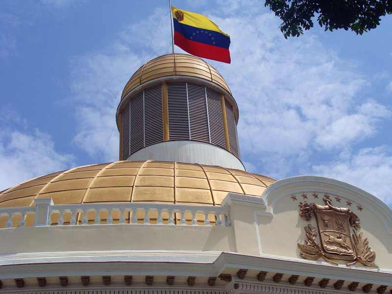 El Parlamento venezolano pide investigación “seria” sobre atentado a Maduro