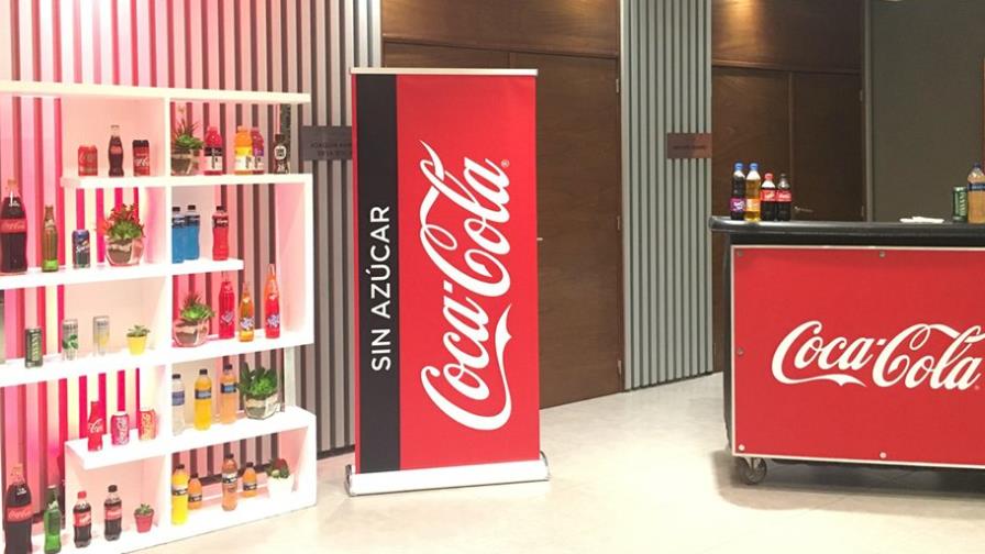 Coca Cola valora ambiente de negocios en el país y presenta informe 