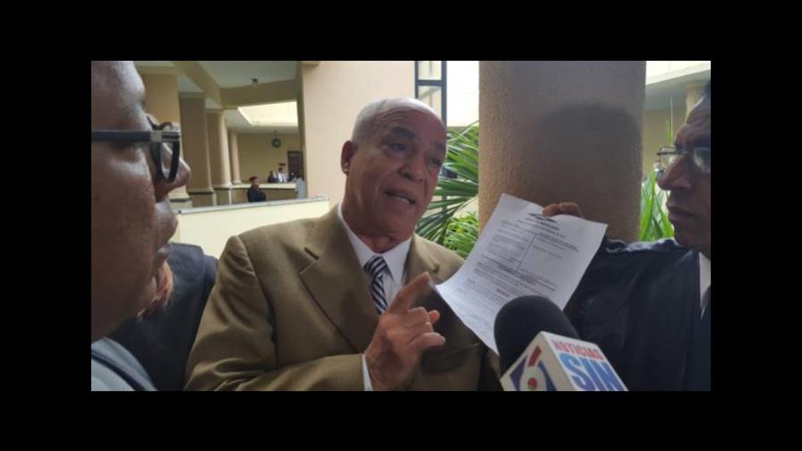 Fiscal del Distrito interroga al abogado Johnny Portorreal Fiscal del Distrito interroga al abogado Johnny Portorreal