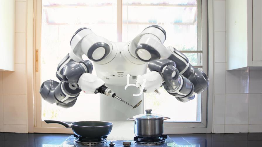Robots que cocinan y sirven copas