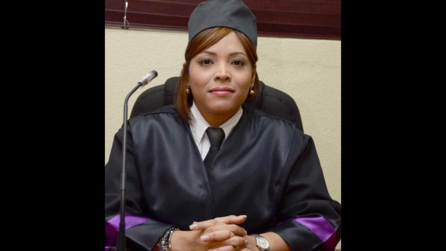 Alejandro Vargas autoriza a jueza Patricia Padilla a subir a estrado Alejandro Vargas autoriza a jueza Patricia Padilla a subir a estrado