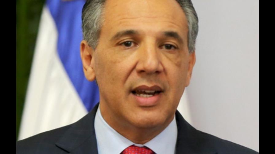 Peralta: Una prohibición constitucional impide Medina reelegirse 