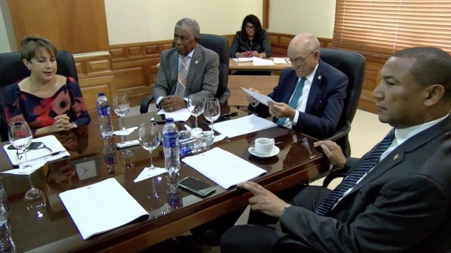 Las AFP analizan cambio de la Ley de Seguridad Social con senadores