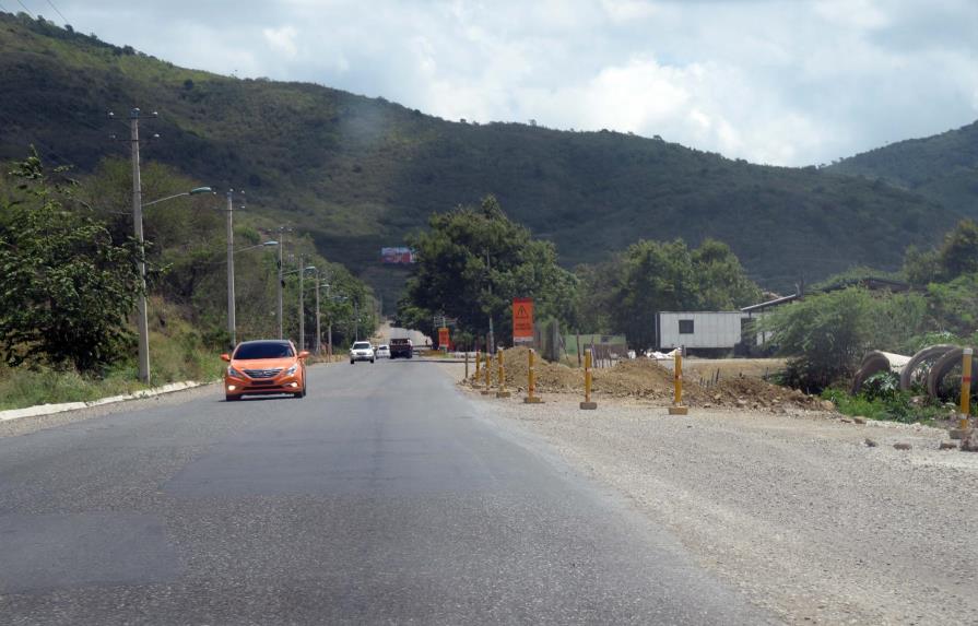 Paralizan trabajos de ampliación de la carretera Navarrete-Puerto Plata