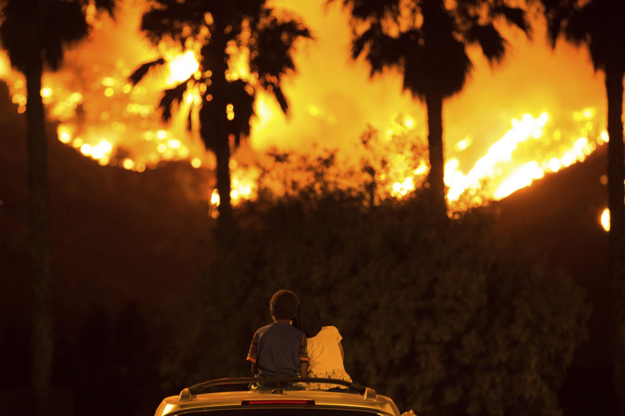 Observando las llamas en California 