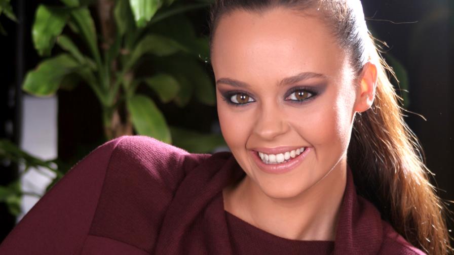 Shaila, hija de Rocío Durcal, pierde parte de un dedo en un accidente