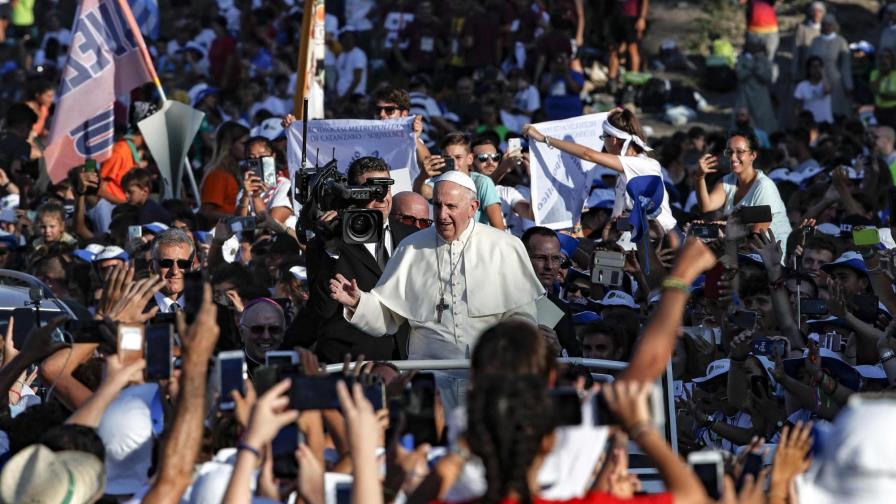 El papa invita a los jóvenes a “soñar en grande” con valentía y a dar ejemplo