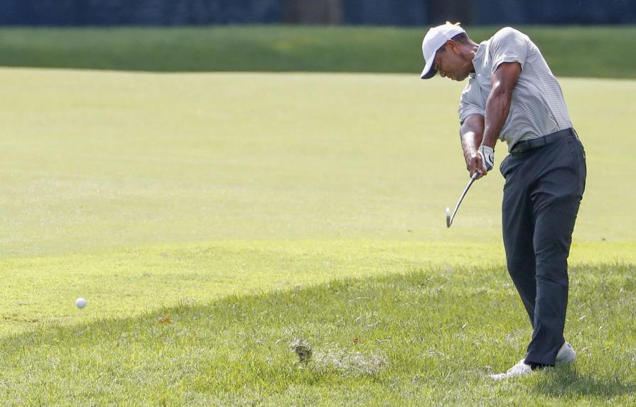 Woods se mete en la pelea en el Campeonato de la PGA