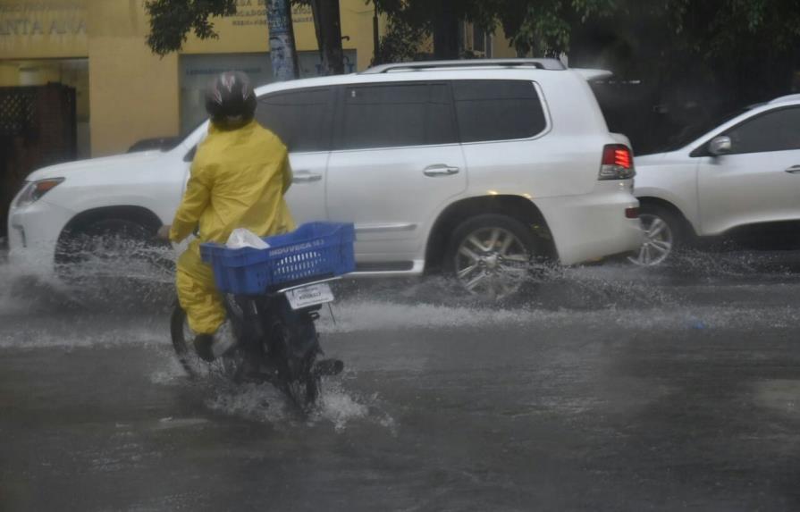 COE emite alerta por lluvias para 10 provincias 