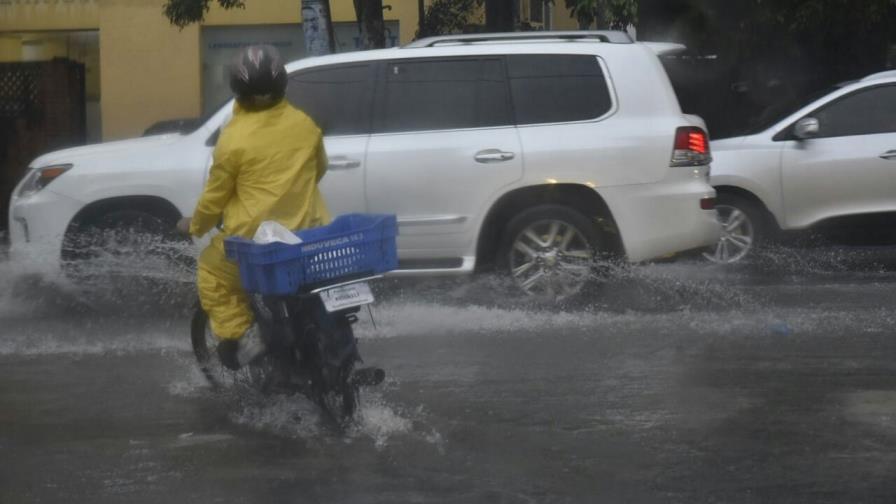 COE emite alerta por lluvias para 10 provincias COE emite alerta por lluvias para 10 provincias