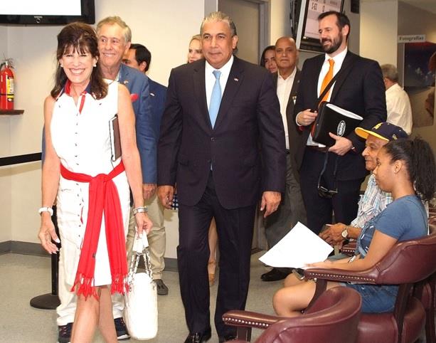 Designada embajadora de EE.UU. en República Dominicana se reúne con cónsul en Nueva York 