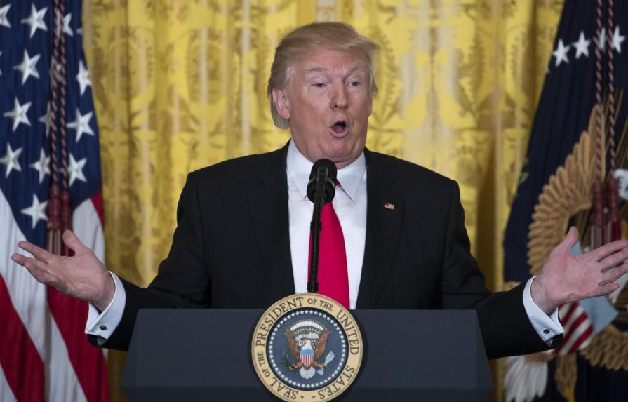 Trump llama “perra” a su exasistente en la Casa Blanca Omarosa Manigault