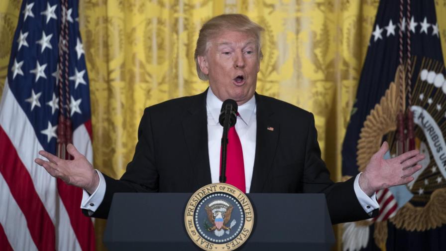 Trump llama “perra” a su exasistente en la Casa Blanca Omarosa Manigault