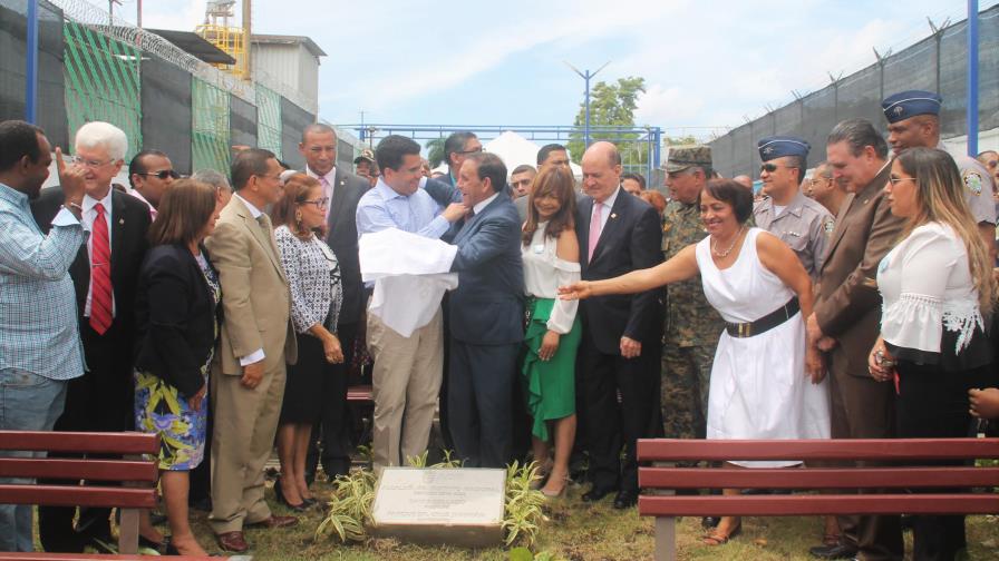 Alcaldía del Distrito Nacional inaugura parque doctor Cruz Jiminián en Cristo Rey Alcaldía del Distrito Nacional inaugura parque doctor Cruz Jiminián en Cristo Rey