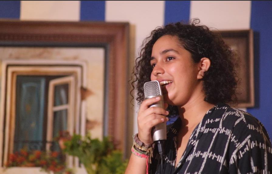La joven artista Maxlyn Jiménez prepara tributo a Rita Indiana