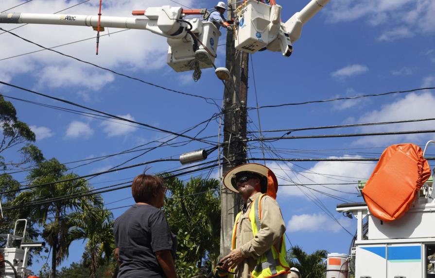 Todo Puerto Rico tiene electricidad de nuevo, según autoridades