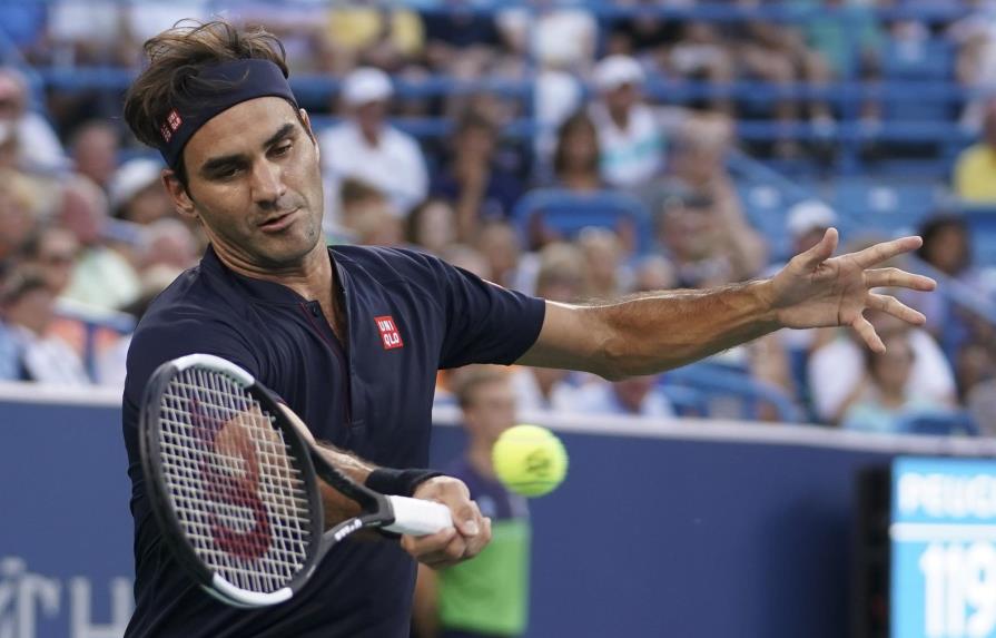Federer gana en Cincinnati y enfrentará al argentino Mayer; Serena cae
