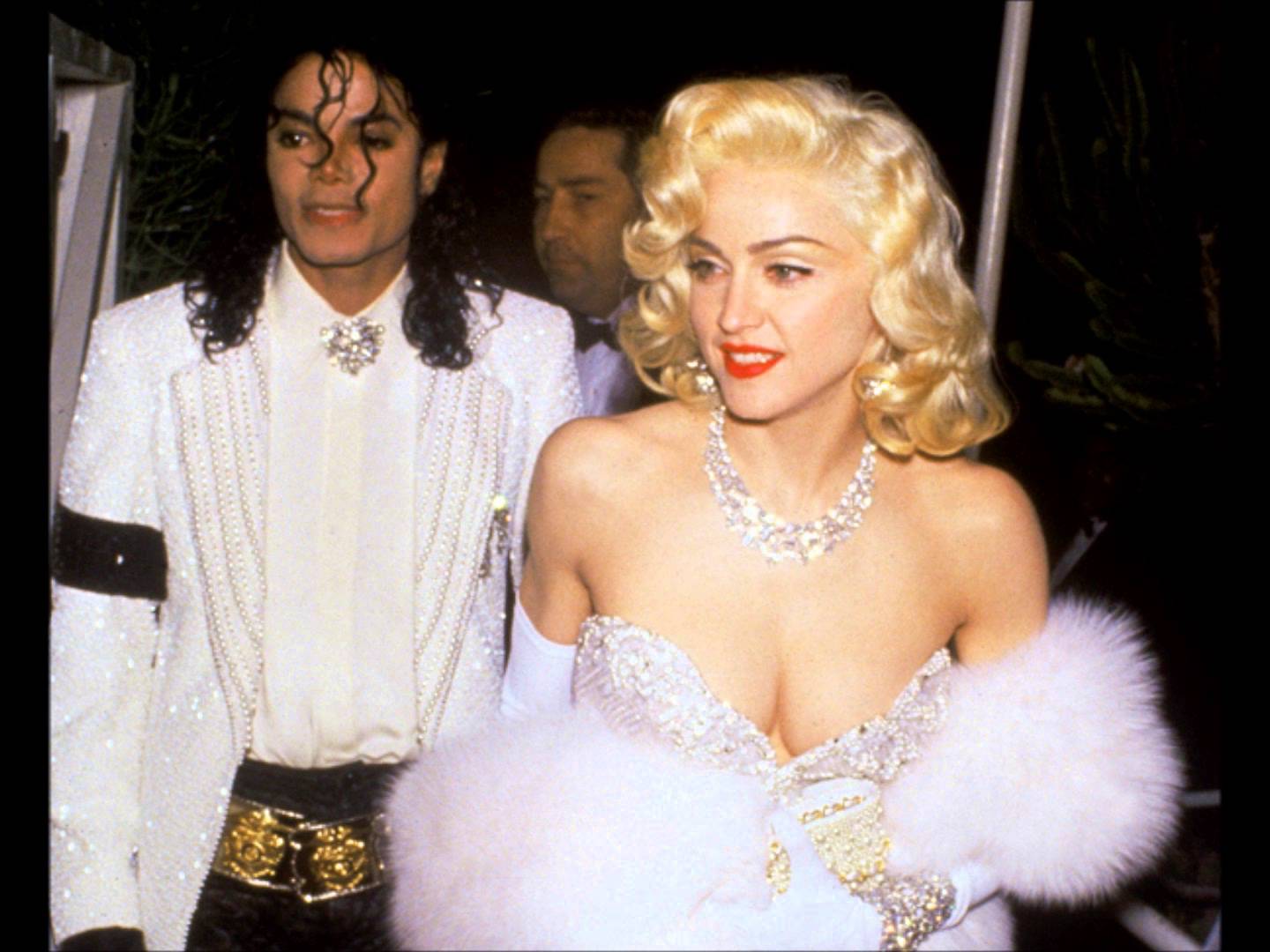 Madonna y Michael Jackson, el rey del pop, fueron el centro de atención al asistir juntos a los Premios Oscar de 1991.