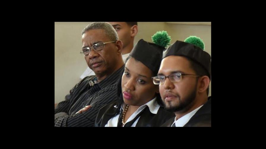 Envían a juicio de fondo a exfuncionario acusado de golpear y abusar sexualmente de tres de sus hijas