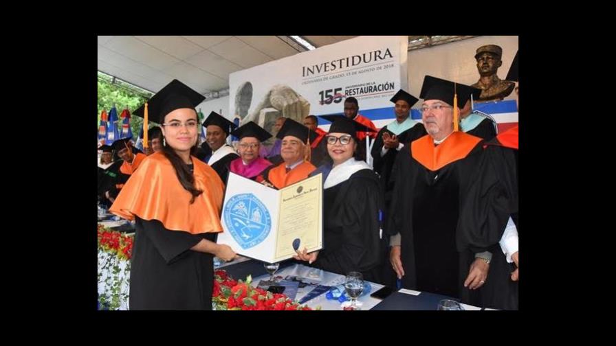 La UASD gradúa a 909 nuevos profesionales