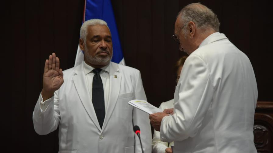 Diputados eligen a Radhamés Camacho presidente de la Cámara de Diputados Diputados eligen a Radhamés Camacho presidente de la Cámara de Diputados