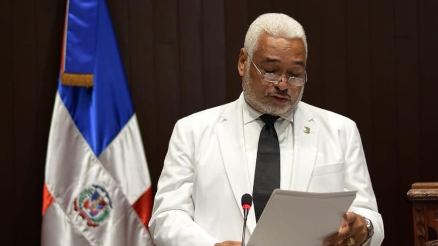 Camacho dice impulsará aprobación de proyectos de códigos Penal y Civil y del Régimen Electoral Camacho dice impulsará aprobación de proyectos de códigos Penal y Civil y del Régimen Electoral