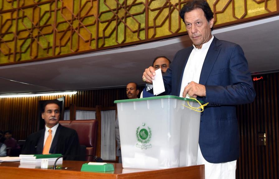 Excampeón de críquet a punto de ser elegido primer ministro de Pakistán