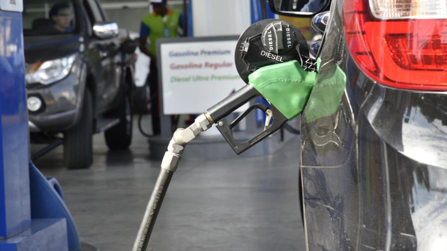 Suben precios de gasolina y gasoil regular 