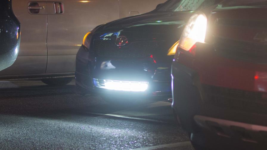 Agentes desmontarán luces LED a vehículos que circulen en las vías del territorio nacional Agentes desmontarán luces LED a vehículos que circulen en las vías del territorio nacional