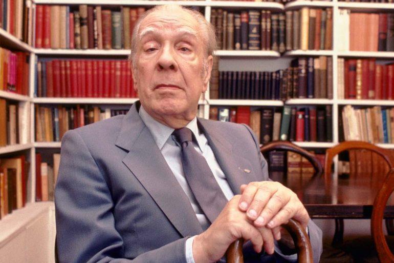 Restauran la biblioteca personal de Jorge Luis Borges