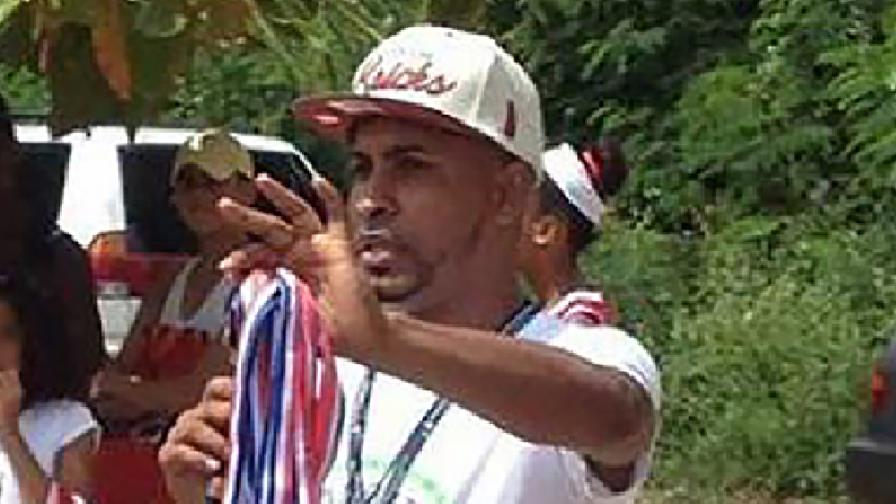 Resistir entregar su celular le costó la vida a profesor
Resistirse a entregar su teléfono celular le costó la vida a un profesor de educación física Resistir entregar su celular le costó la vida a profesor
Resistirse a entregar su teléfono celular le costó la vida a un profesor de educación física