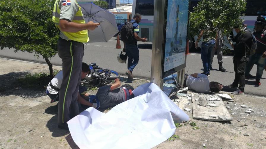 Dos militares heridos en accidente de tránsito en la avenida 27 de Febrero Dos militares heridos en accidente de tránsito en la avenida 27 de Febrero