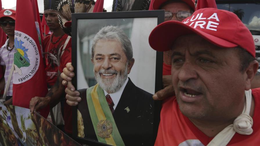Dos encuestas ratifican a Lula como favorito para elecciones aún en la cárcel