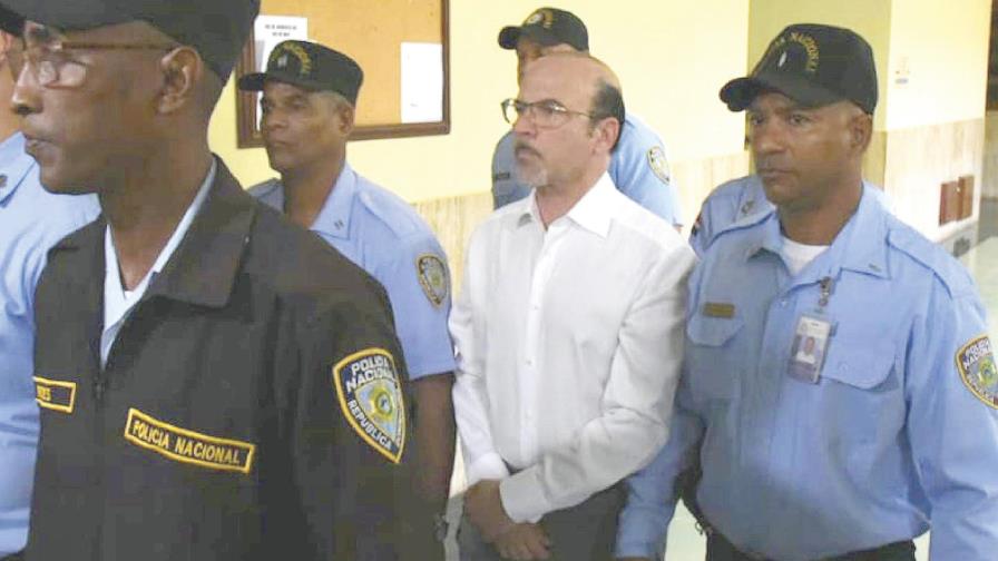 Prisión domiciliaria, uso brazalete electrónico y fianza a Luis J. Asilis 