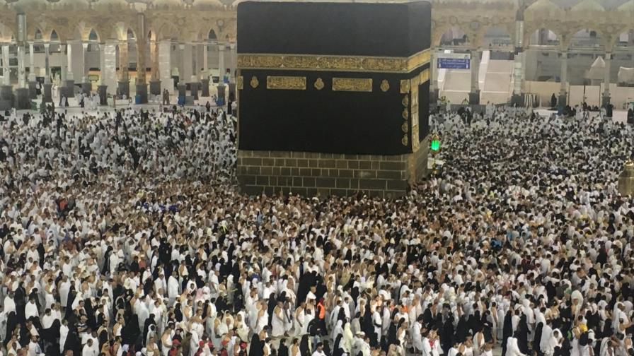 Más de dos millones de musulmanes cumplen principal rito de la peregrinación