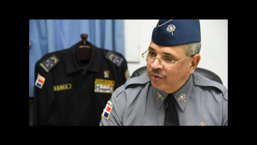 Policía Nacional investiga asalto de un mensajero en Santiago Policía Nacional investiga asalto de un mensajero en Santiago