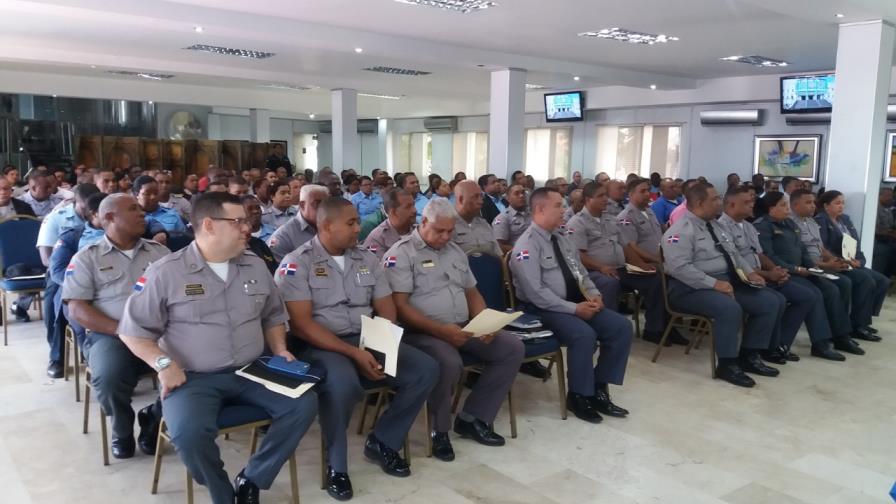 Someten a 300 policías a programa de reducción de peso Someten a 300 policías a programa de reducción de peso