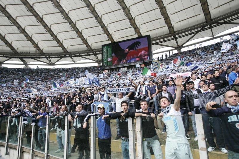 Lazio sería sancionado por conducta sexista de sus fanáticos 