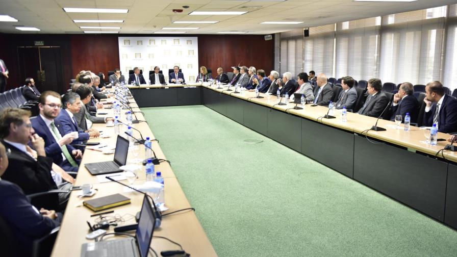 Valdez Albizu pide a sectores promover políticas que faciliten el acceso a viviendas dignas Valdez Albizu pide a sectores promover políticas que faciliten el acceso a viviendas dignas