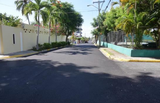 Vecinos de la carretera Sánchez agradecen asfaltados de calle