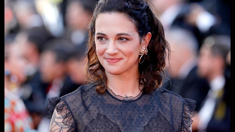Actriz Asia Argento niega haber abusado sexualmente de menor, dice Bourdain hizo pago