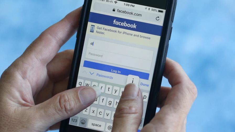 Facebook elimina aplicaciones por mal uso de datos 