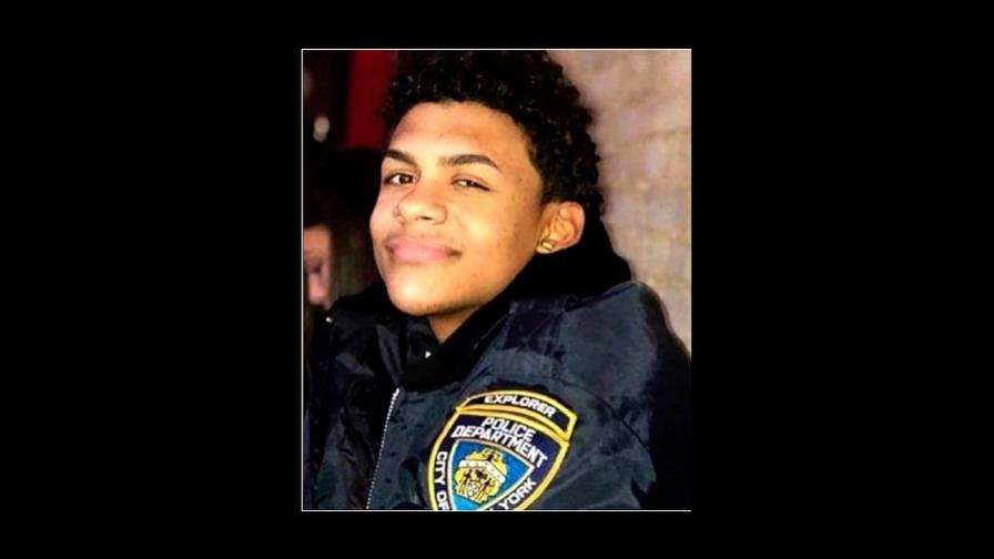 Entregan primeras becas en memoria del adolescente Lesandro Guzmán 