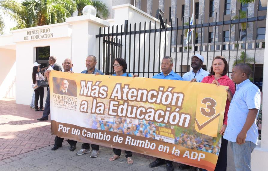 Profesores exigen al  Ministerio de Educación suplir escuelas de insumos básicos 