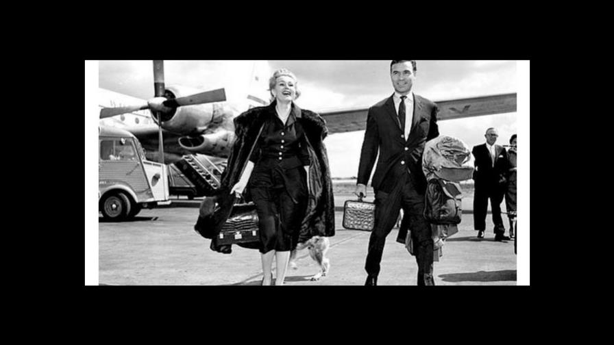 Playboy, minúsculas y cursivas