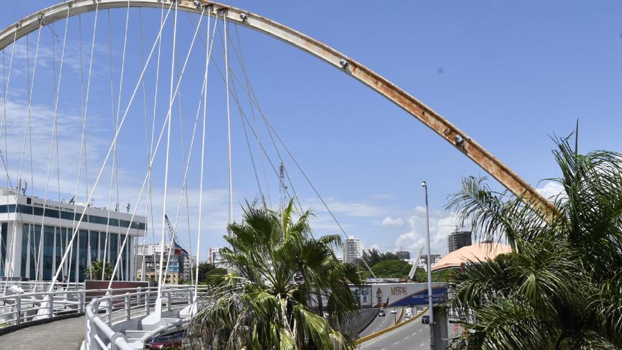 Los dos peatonales más grandes de la Capital presentan un avanzado y peligroso deterioro Los dos peatonales más grandes de la Capital presentan un avanzado y peligroso deterioro