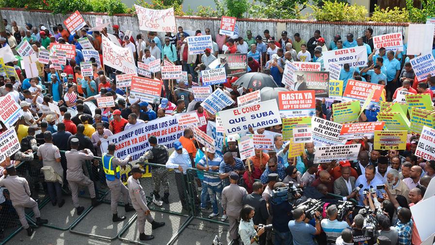 Tribunal Constitucional también falla contra monopolio en el transporte Tribunal Constitucional también falla contra monopolio en el transporte