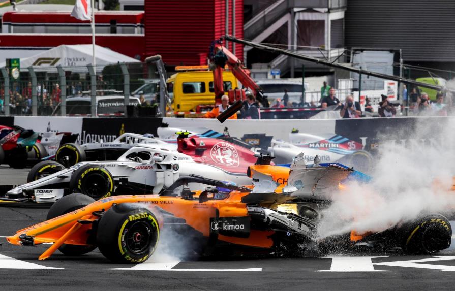 VIDEO: Fernando Alonso abandona GP de Bélgica tras choque con Niko Hulkenberg en primera curva