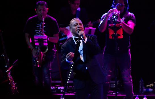 Cristian Castro se divierte en República Dominicana