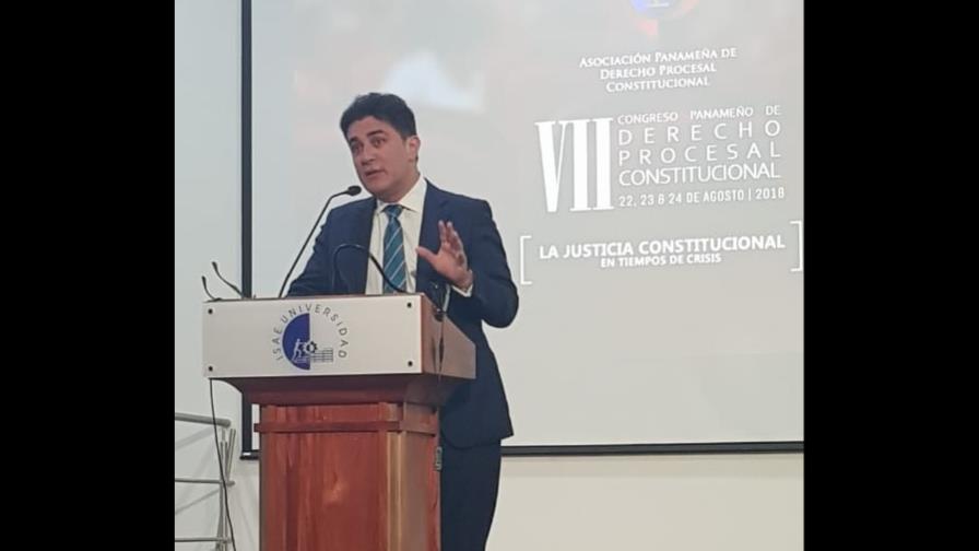 Julio Cury asegura Medina puede reelegirse sin modificar Constitución